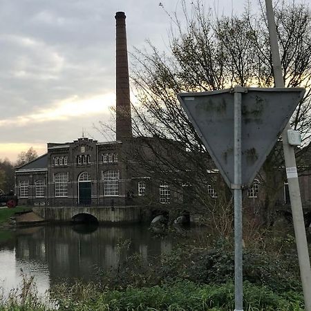 فيلا Gezellige Pipo Met Grote Schommel Aan Het Water ميديمبليك المظهر الخارجي الصورة